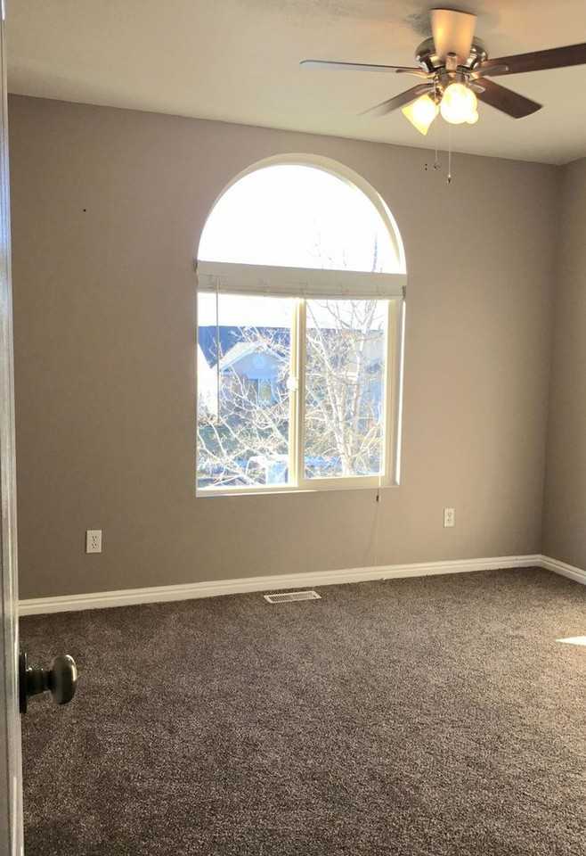 1010 N 3575 W - Photo 7 of 16