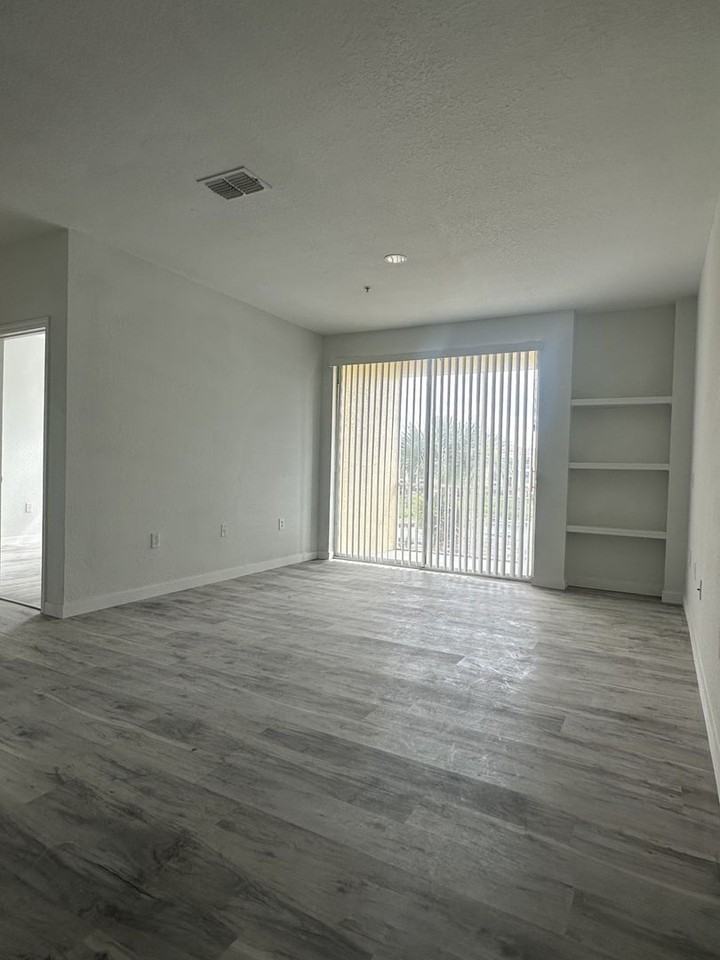 1175 Lake Shadow Cir - Photo 5 of 44