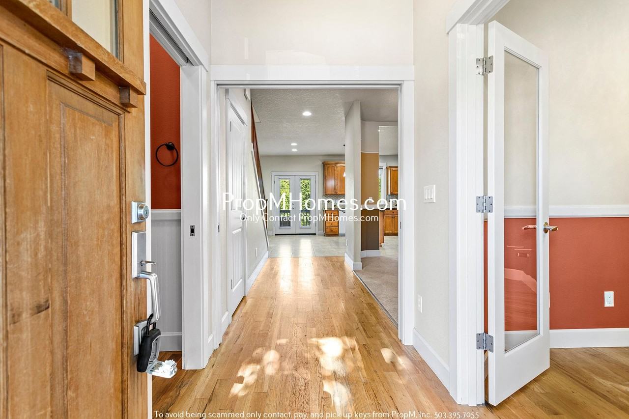 14798 Sw 76th Ave - Photo 2 of 34