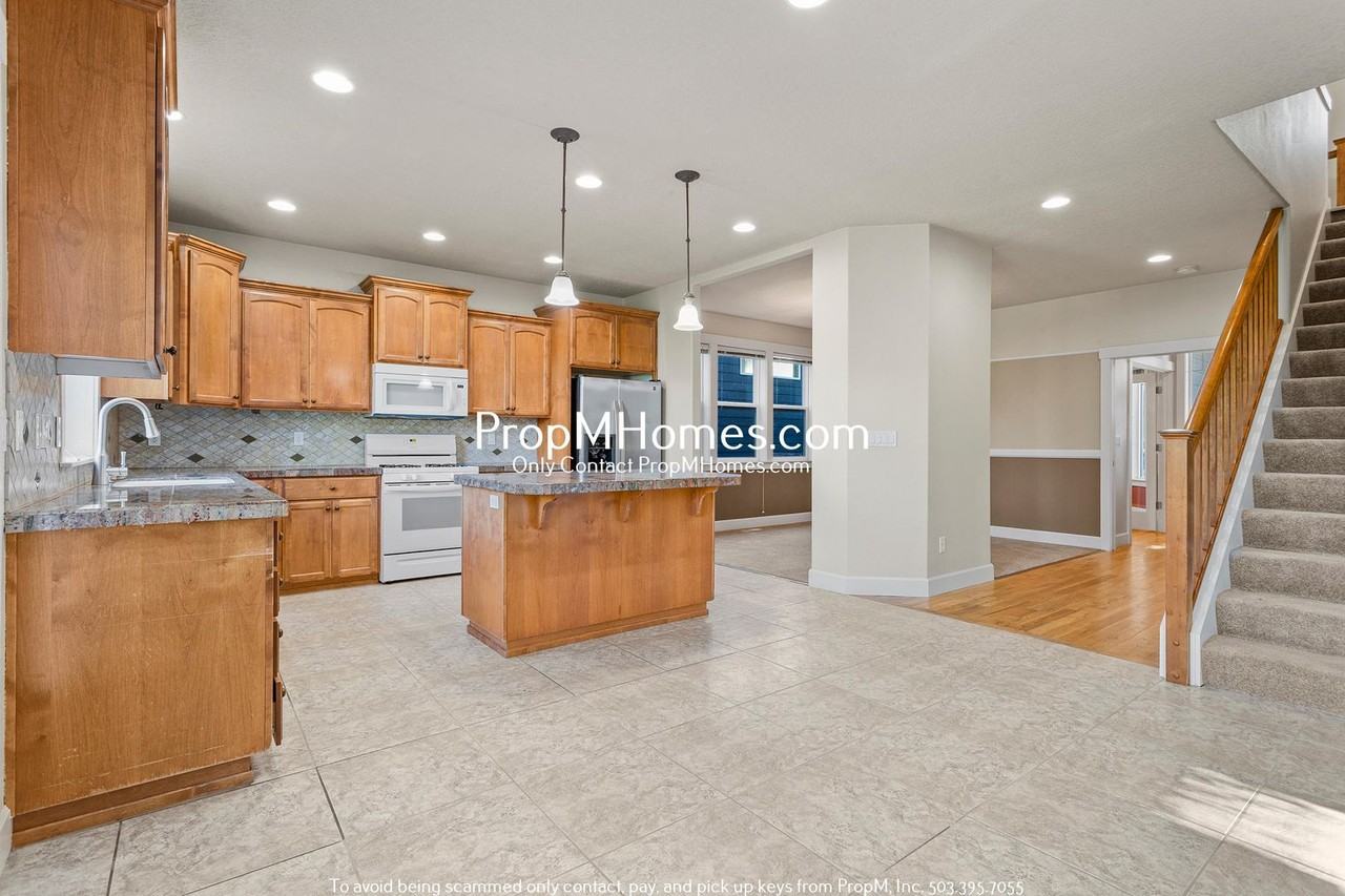 14798 Sw 76th Ave - Photo 4 of 34