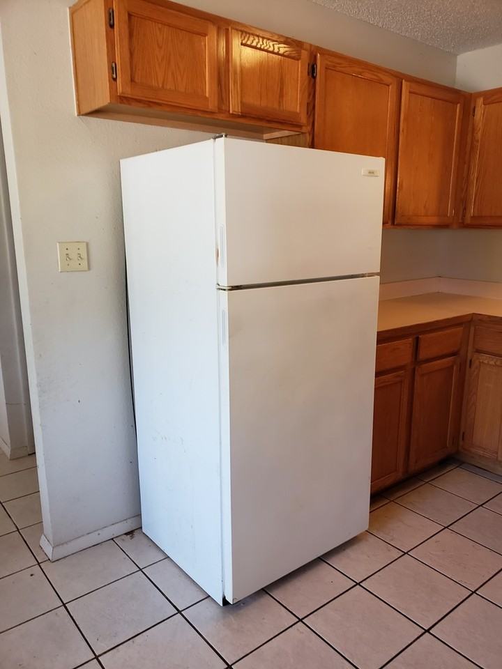 1105 Marcial Cir - Photo 2 of 4