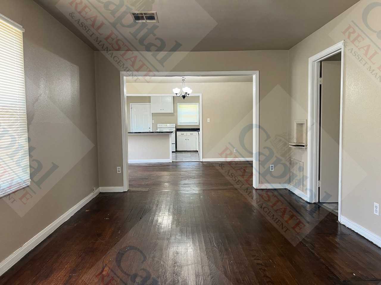 545 Babb Dr - Photo 3 of 33
