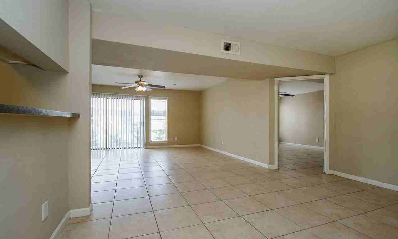 2822 S Bartell Dr #H6 - Photo 4 of 35