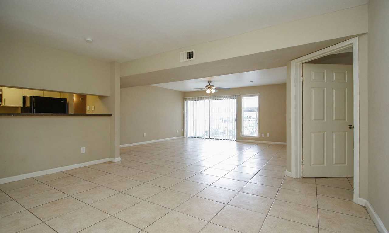 2822 S Bartell Dr #H6 - Photo 5 of 35