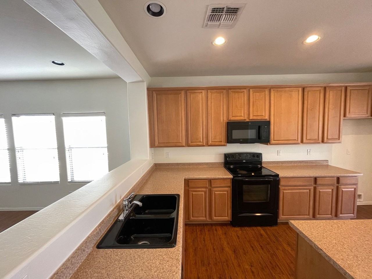 18235 N Alicia Ct - Photo 6 of 23