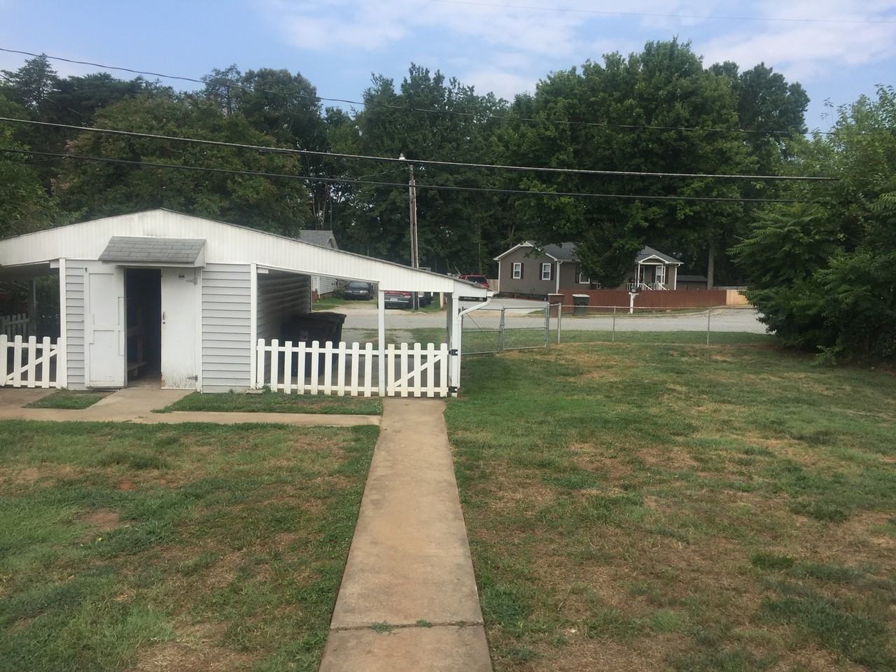 2505 Yanceyville St - Photo 3 of 12