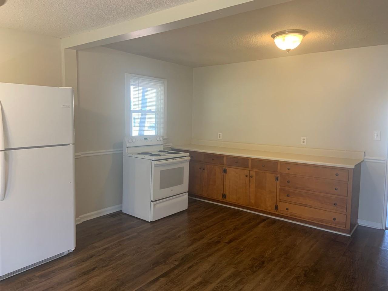 2505 Yanceyville St - Photo 5 of 12