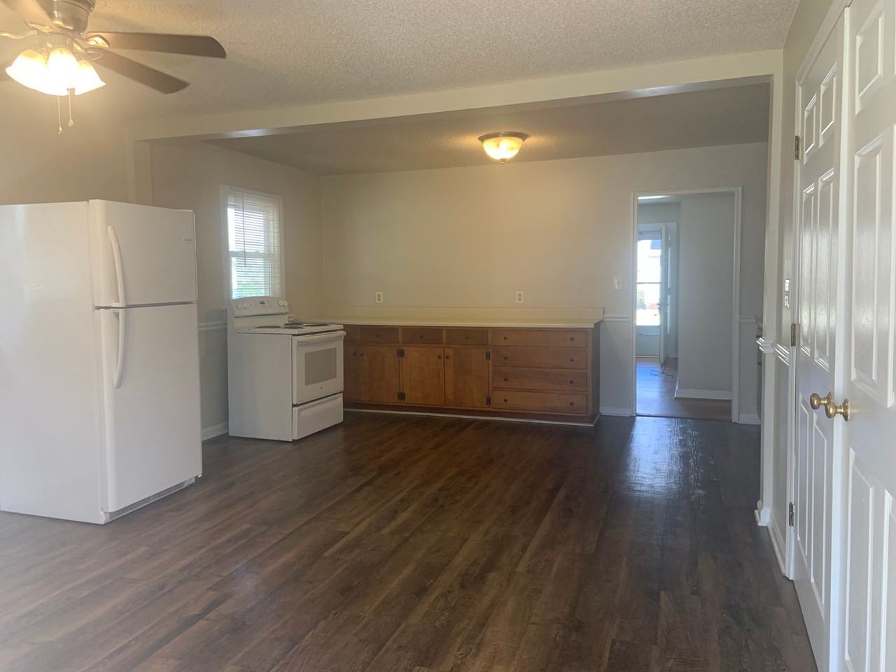2505 Yanceyville St - Photo 7 of 12