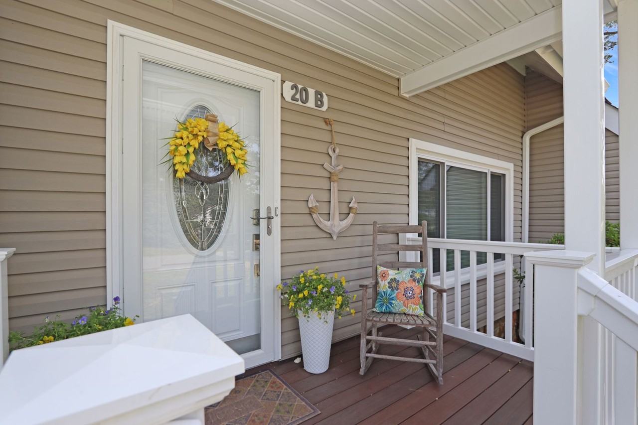 20B Freeman Dr - Photo 4 of 47