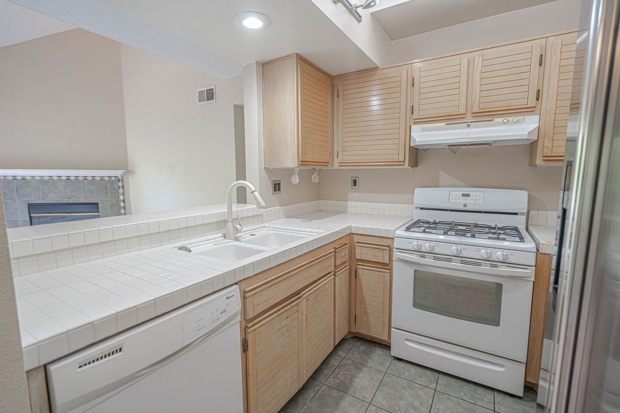 24109 Del Monte Dr #466 - Photo 7 of 19