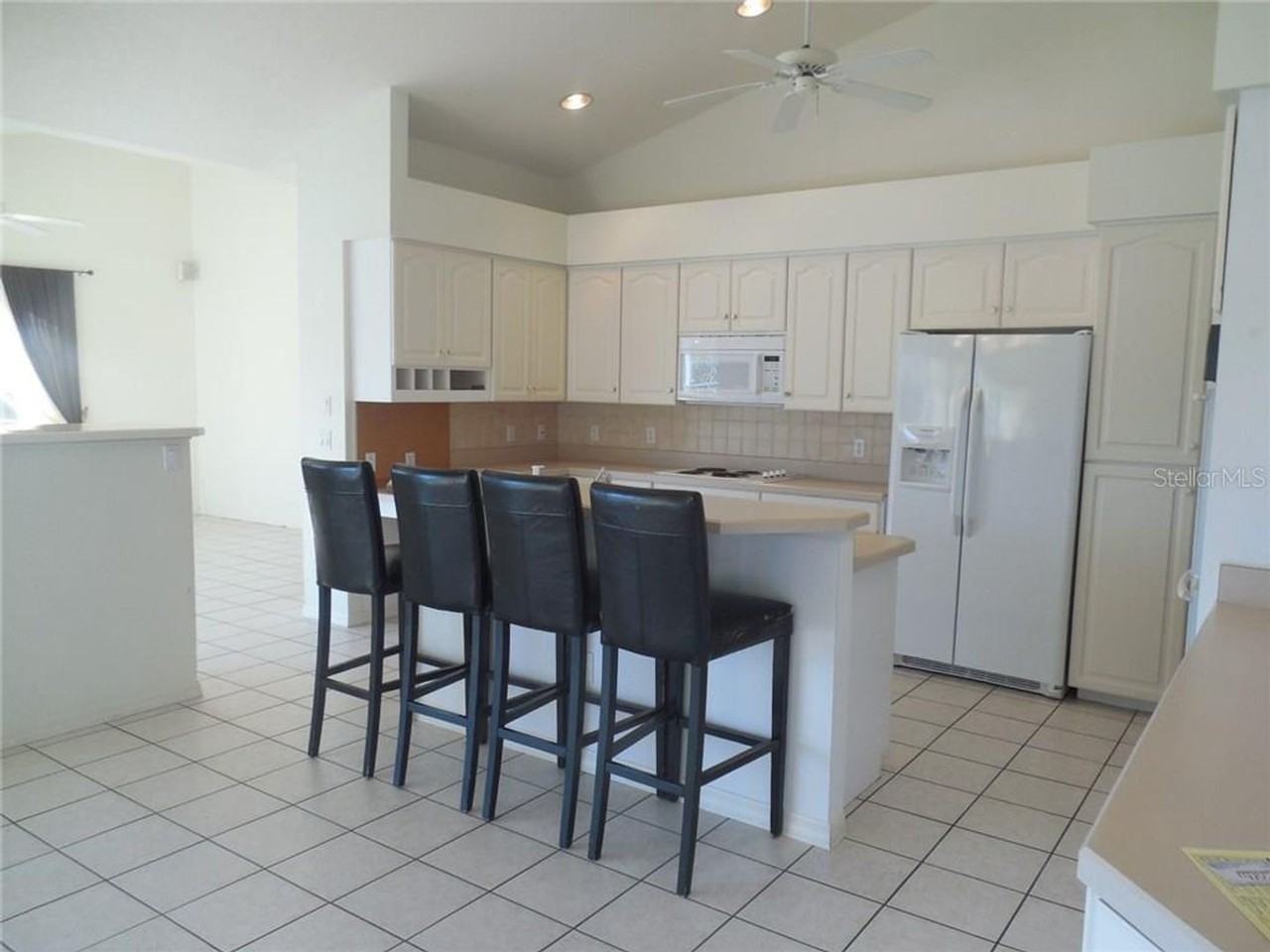 3393 Tripoli Blvd - Photo 2 of 16