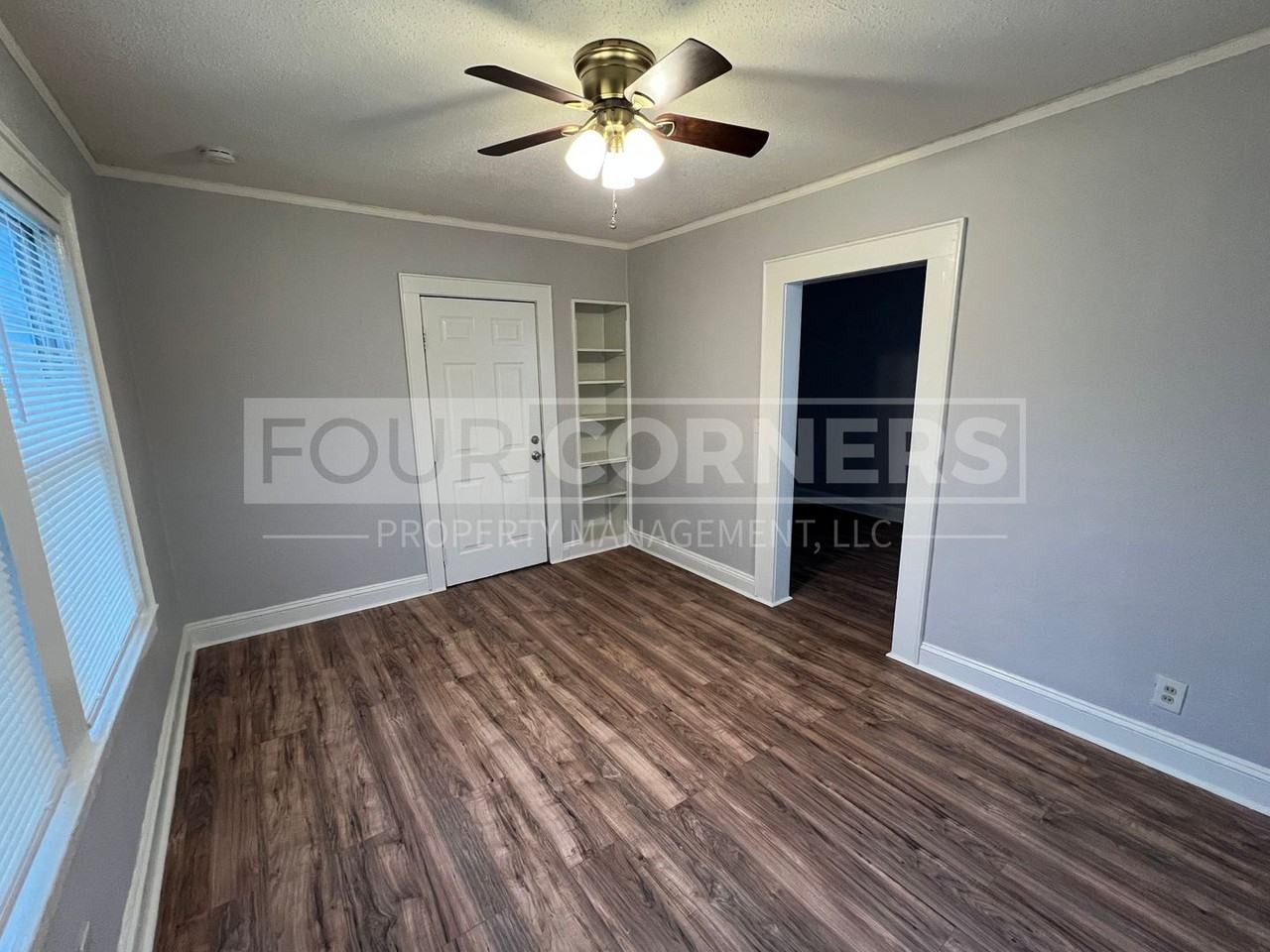 305 Fife St - Photo 3 of 7