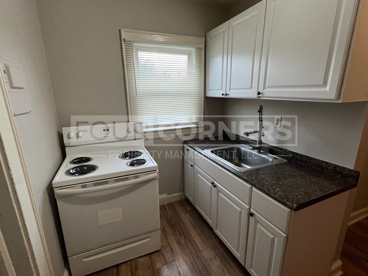 305 Fife St - Photo 6 of 7