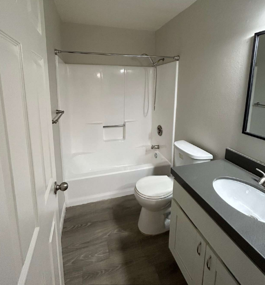 525 28th Street - Photo 4 of 13