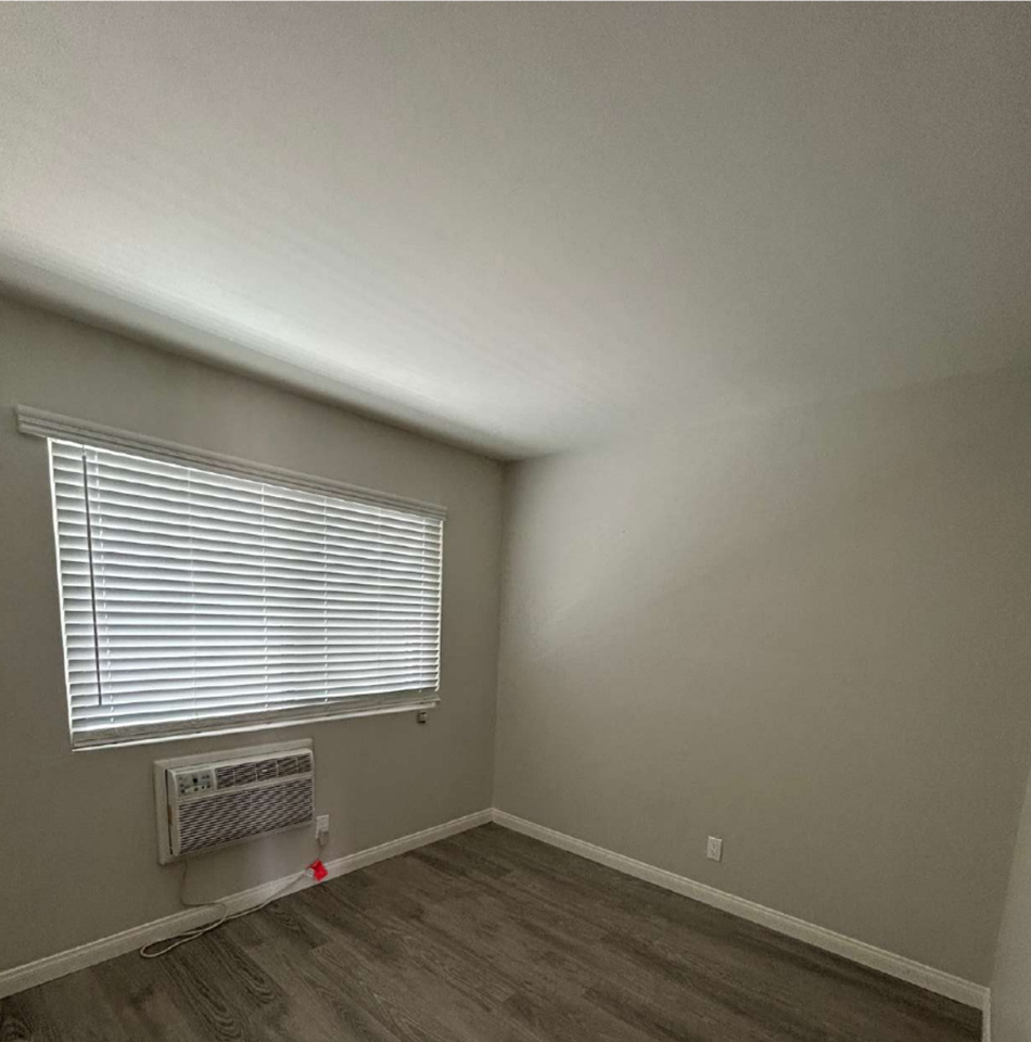 525 28th Street - Photo 6 of 13