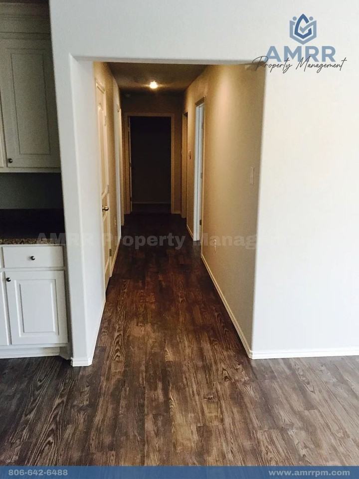 2807 113th St - Photo 3 of 12