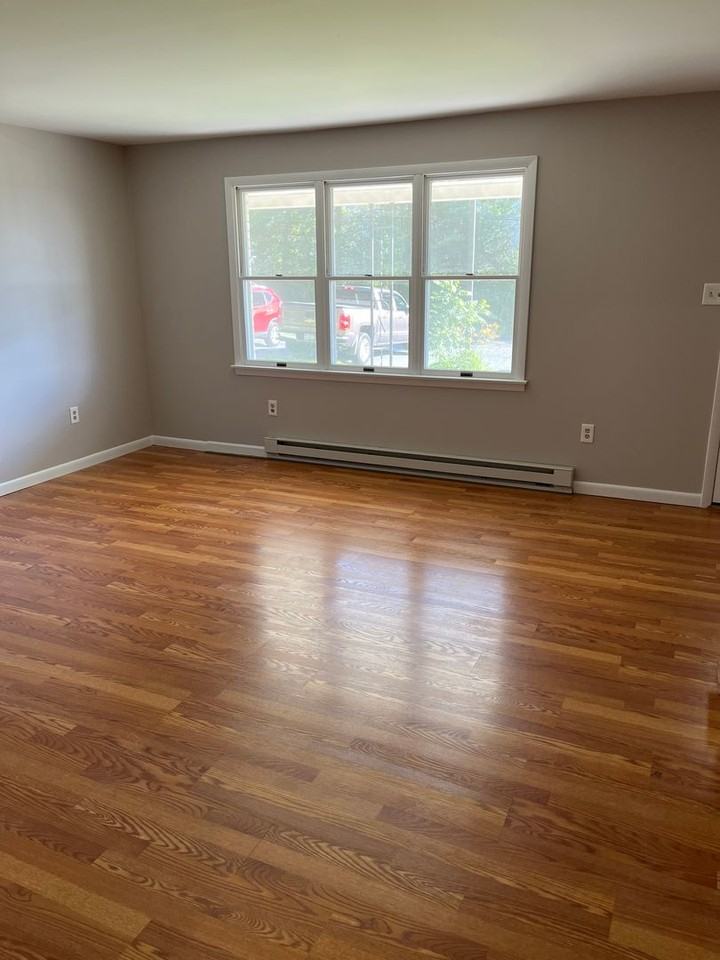 207 S Beech St - Photo 3 of 16
