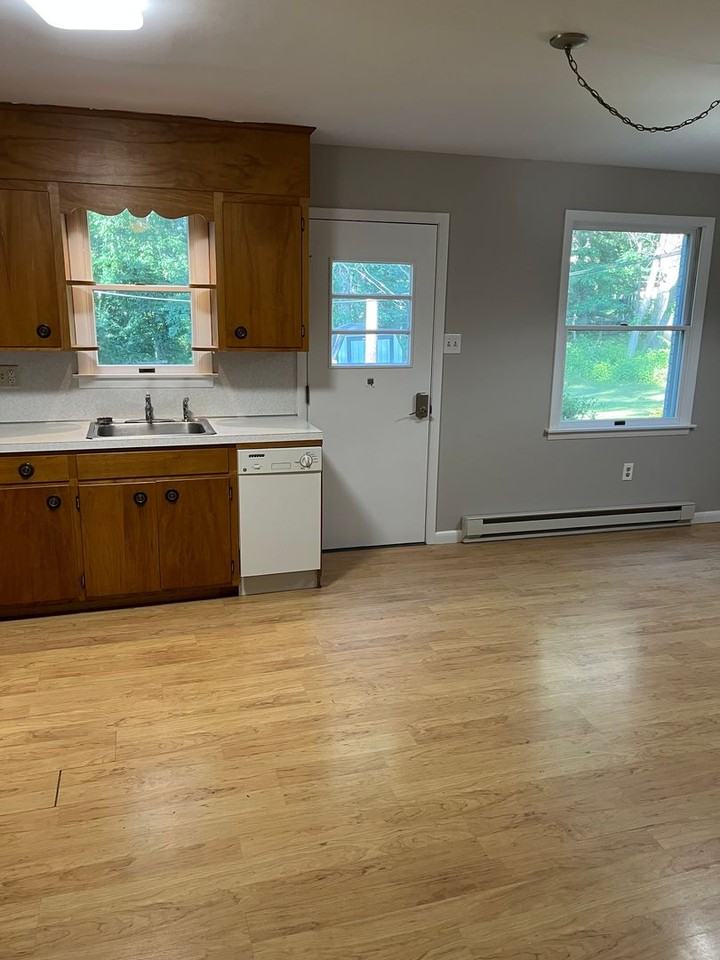 207 S Beech St - Photo 6 of 16