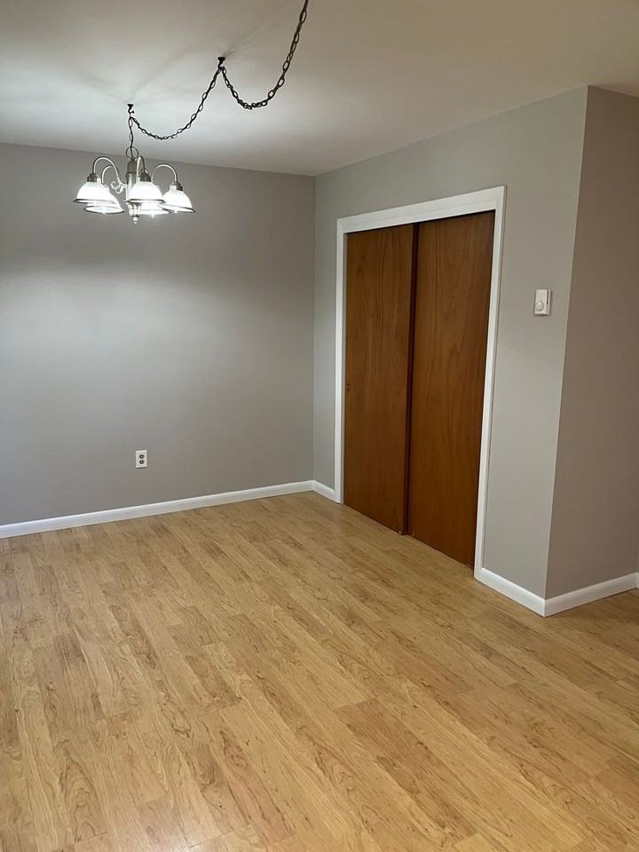 207 S Beech St - Photo 7 of 16