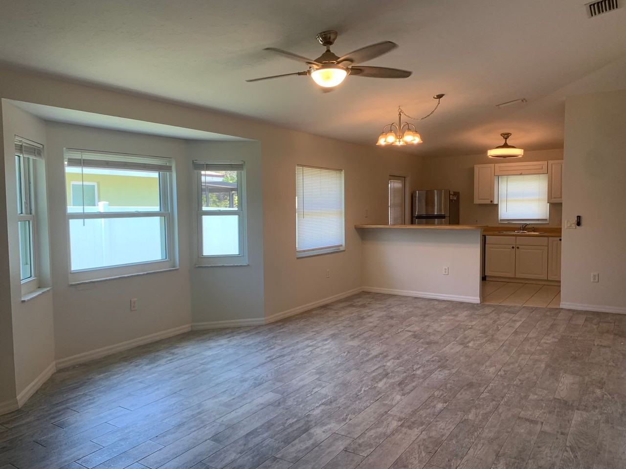 1875 Vamo Dr - Photo 3 of 17
