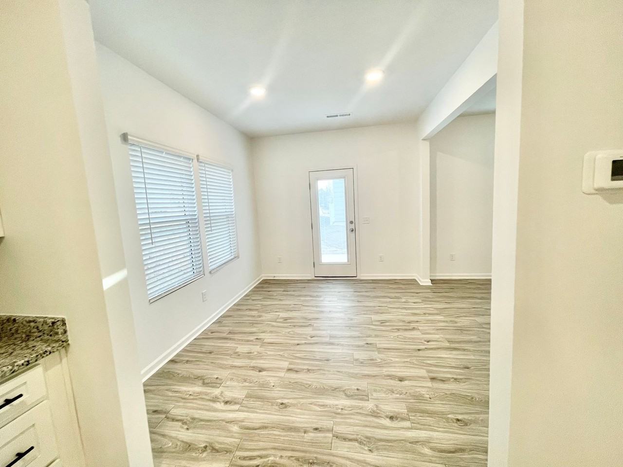 121 Gaelic Dr - Photo 4 of 16