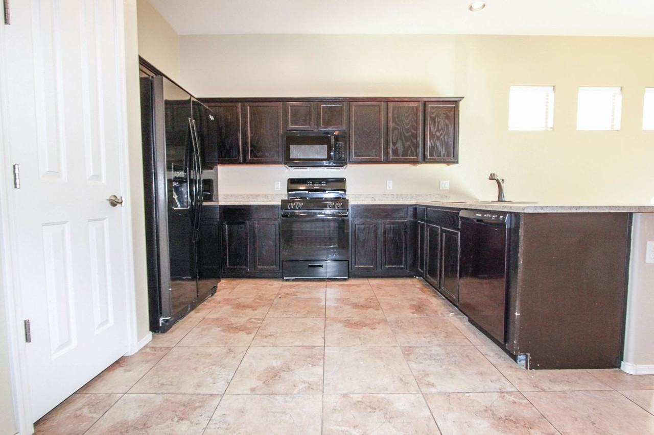 6803 E Hetley Pl - Photo 4 of 21
