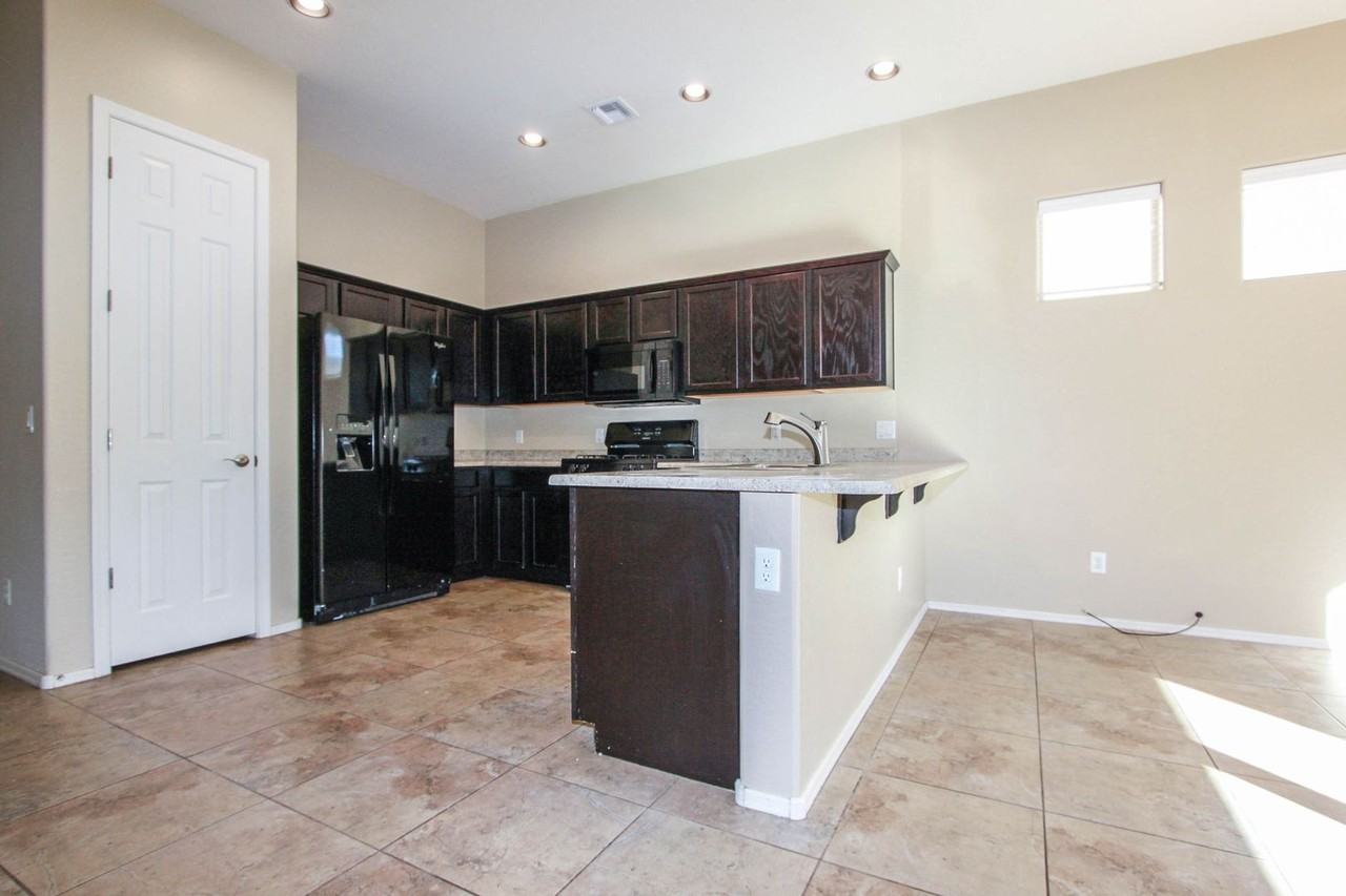 6803 E Hetley Pl - Photo 5 of 21
