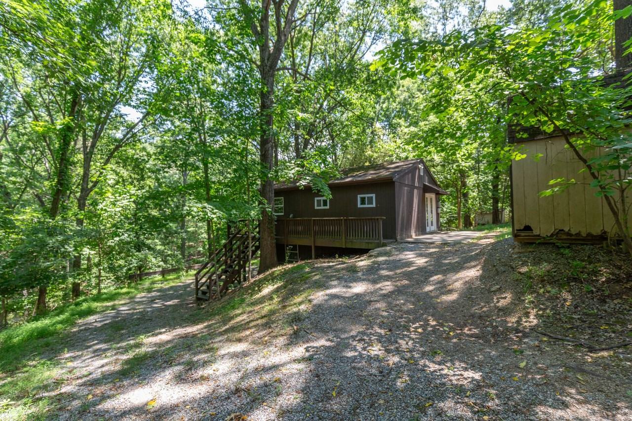 160B Greenwood Rd - Photo 2 of 21