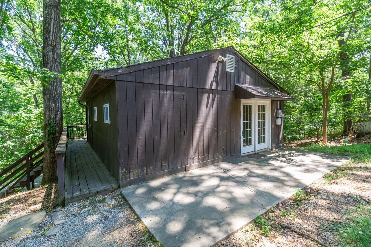 160B Greenwood Rd - Photo 3 of 21