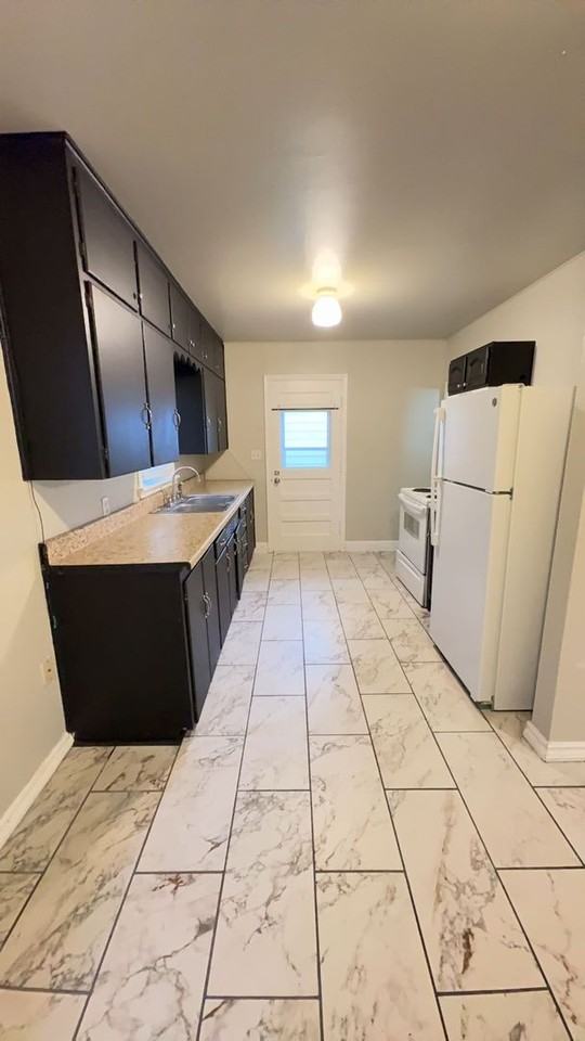 1730 S Hudson Dr - Photo 3 of 10