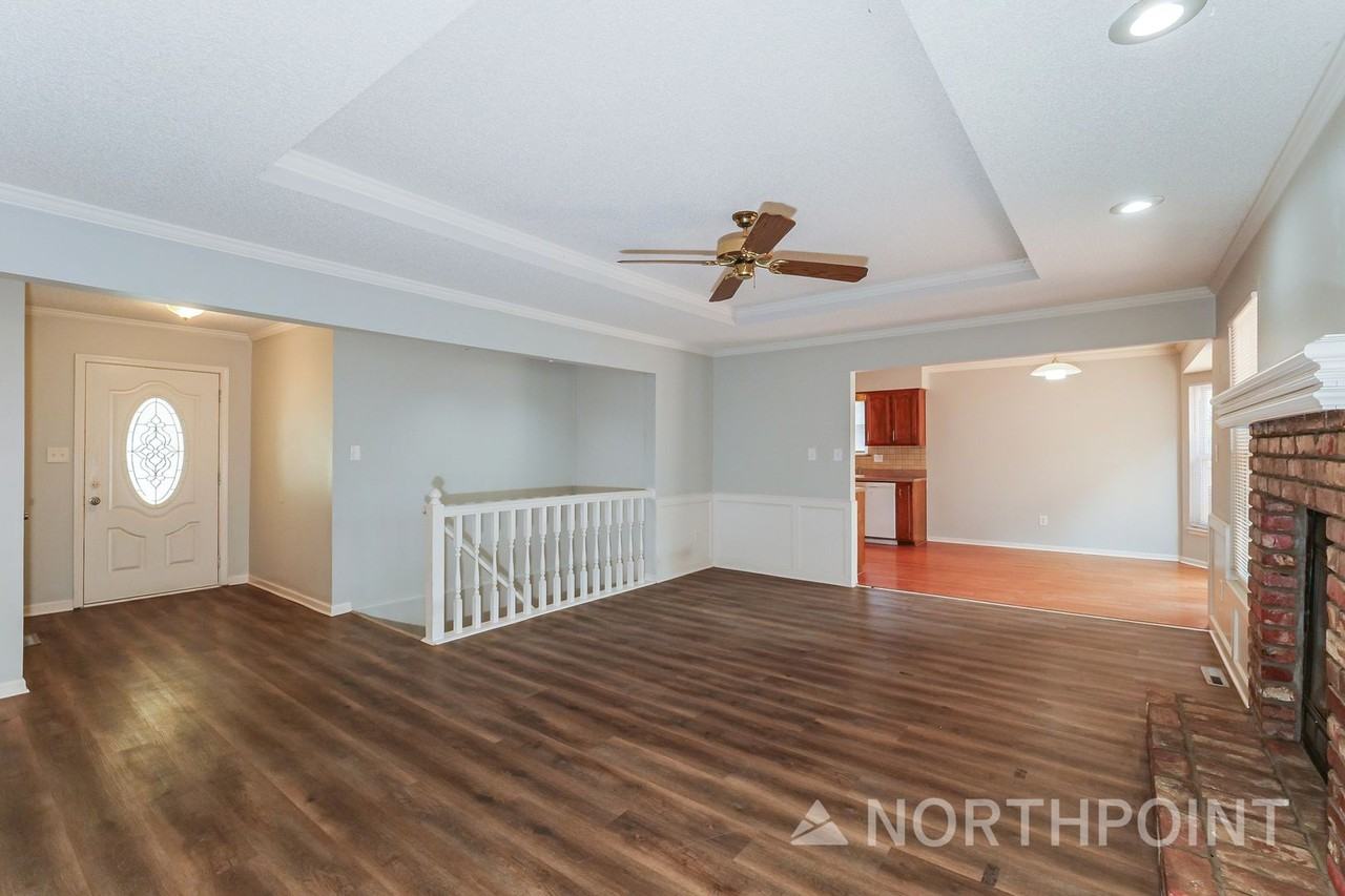 3901 Sw 10th St - Photo 2 of 16