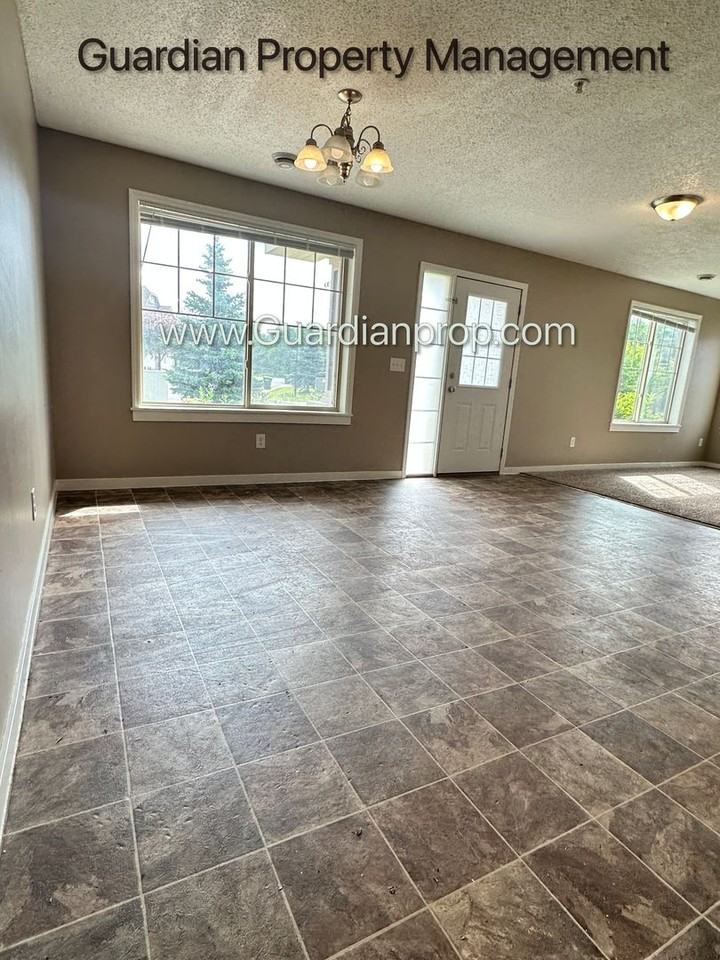 9951 Vera Cruz Ln N - Photo 6 of 20