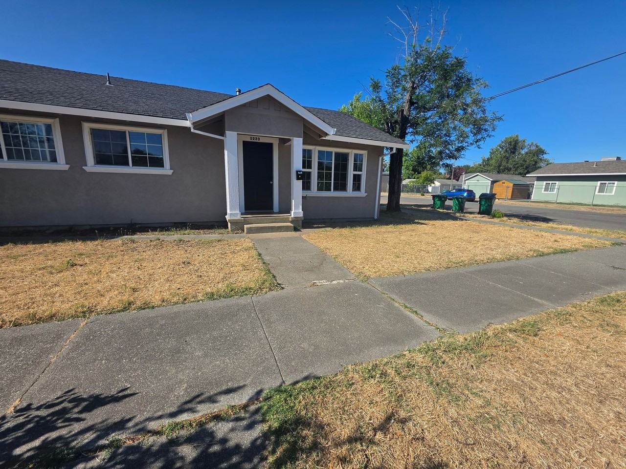1223 Colusa St - Photo 2 of 20