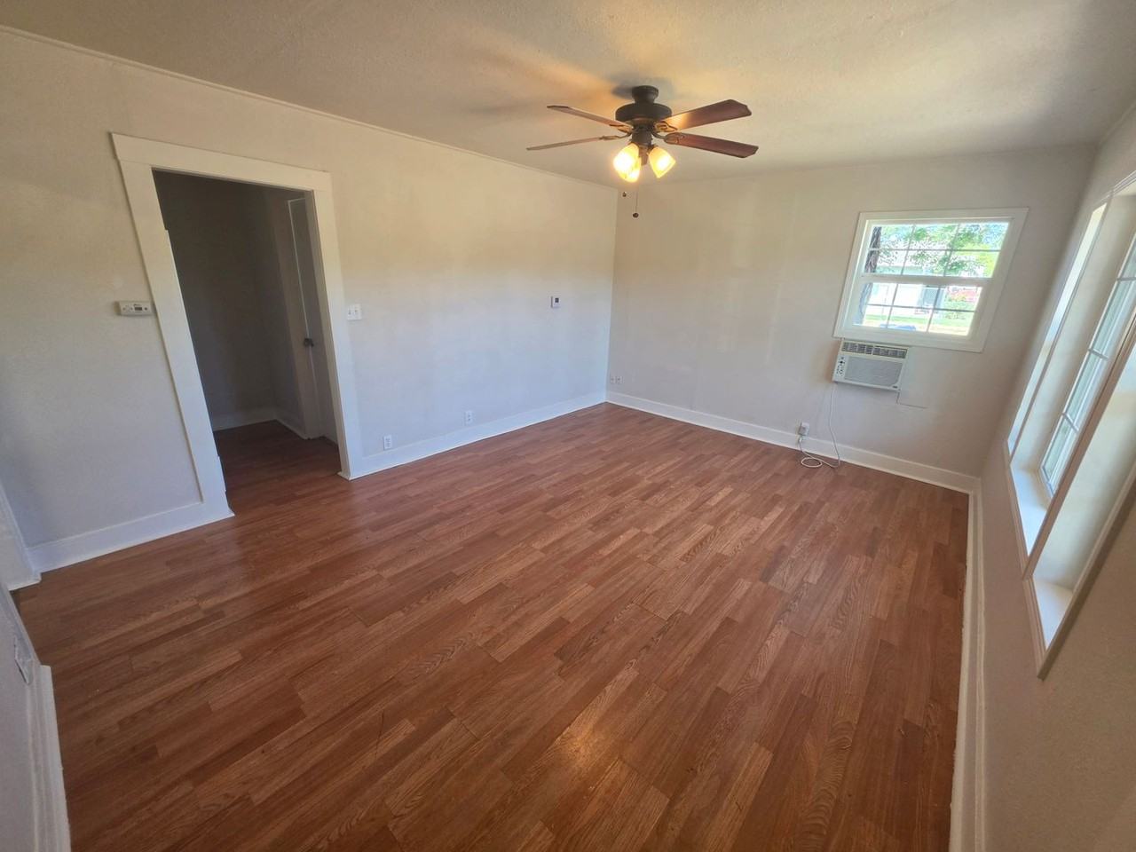 1223 Colusa St - Photo 4 of 20