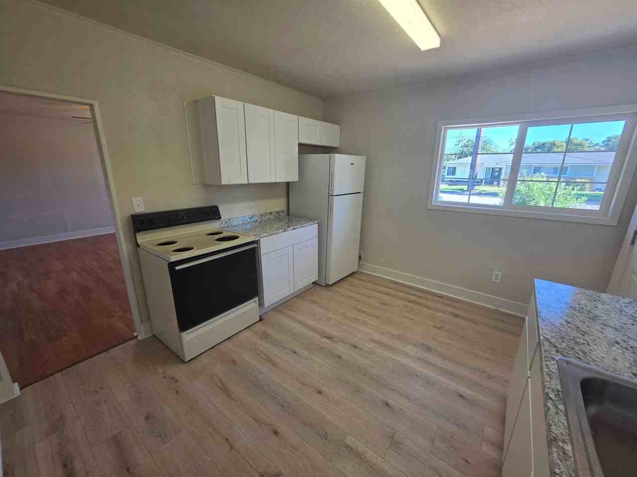 1223 Colusa St - Photo 7 of 20