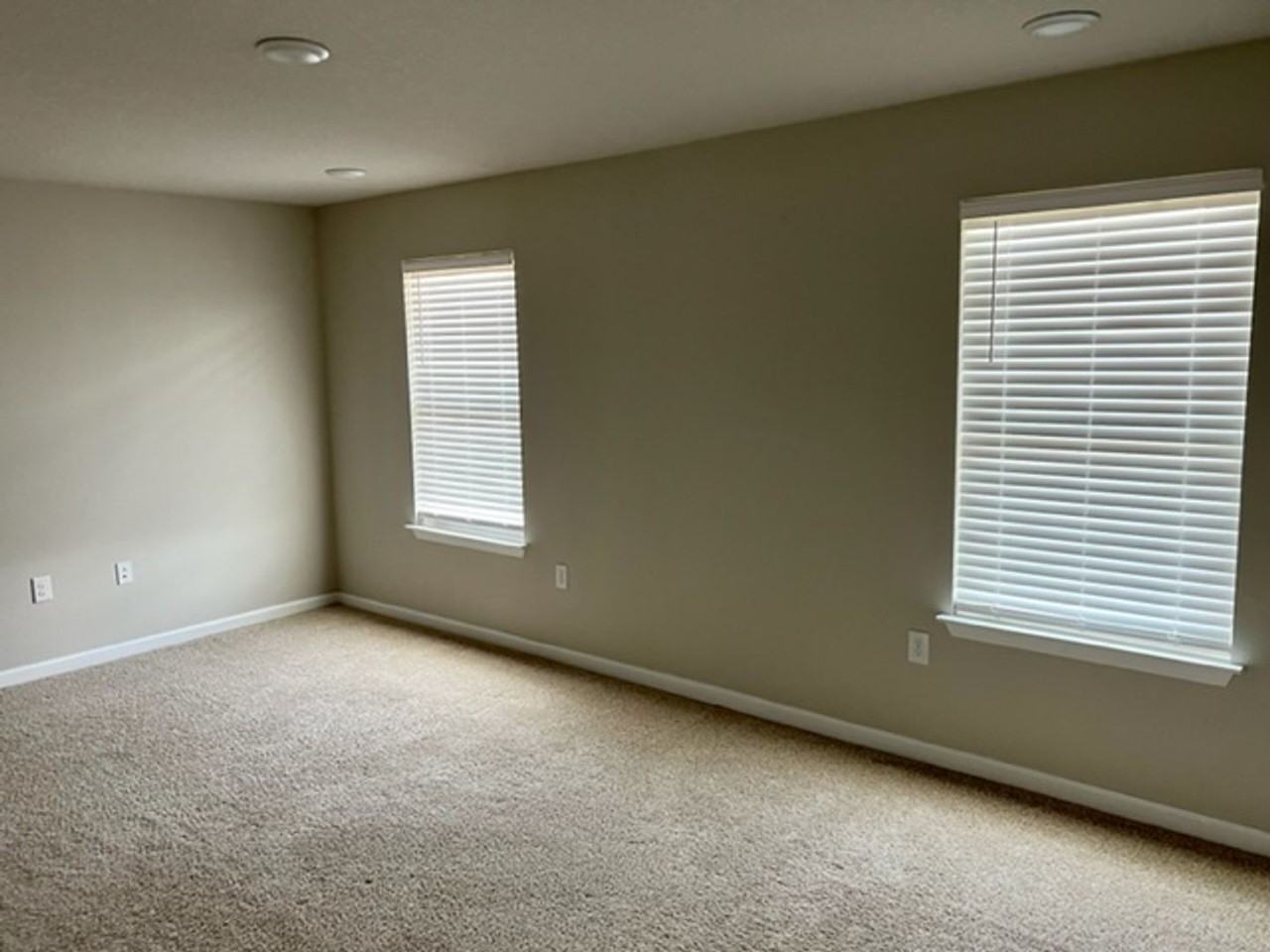 635 Earl Godwin Rd - Photo 6 of 10