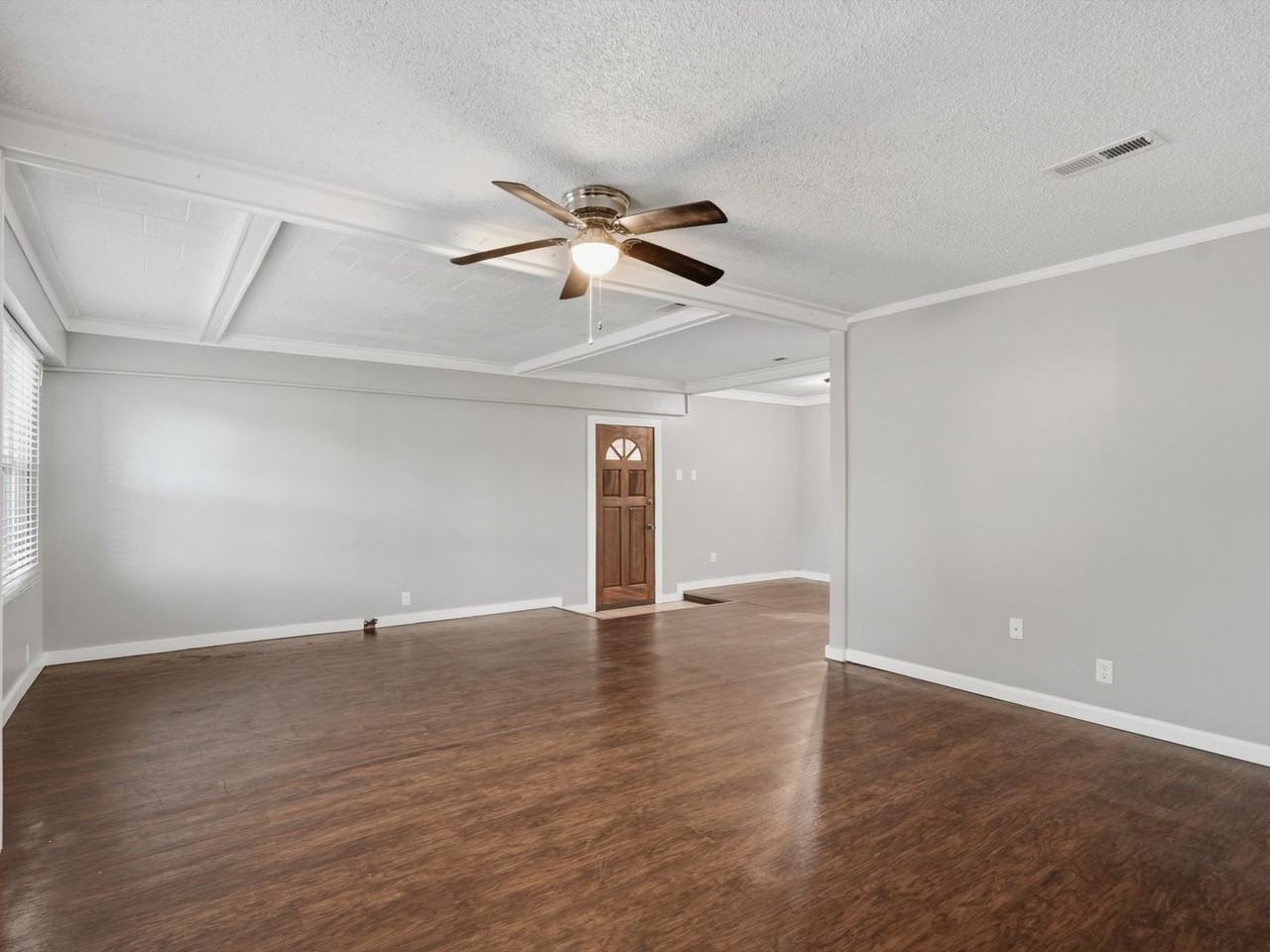 108 Hillside Rd Sw - Photo 5 of 20