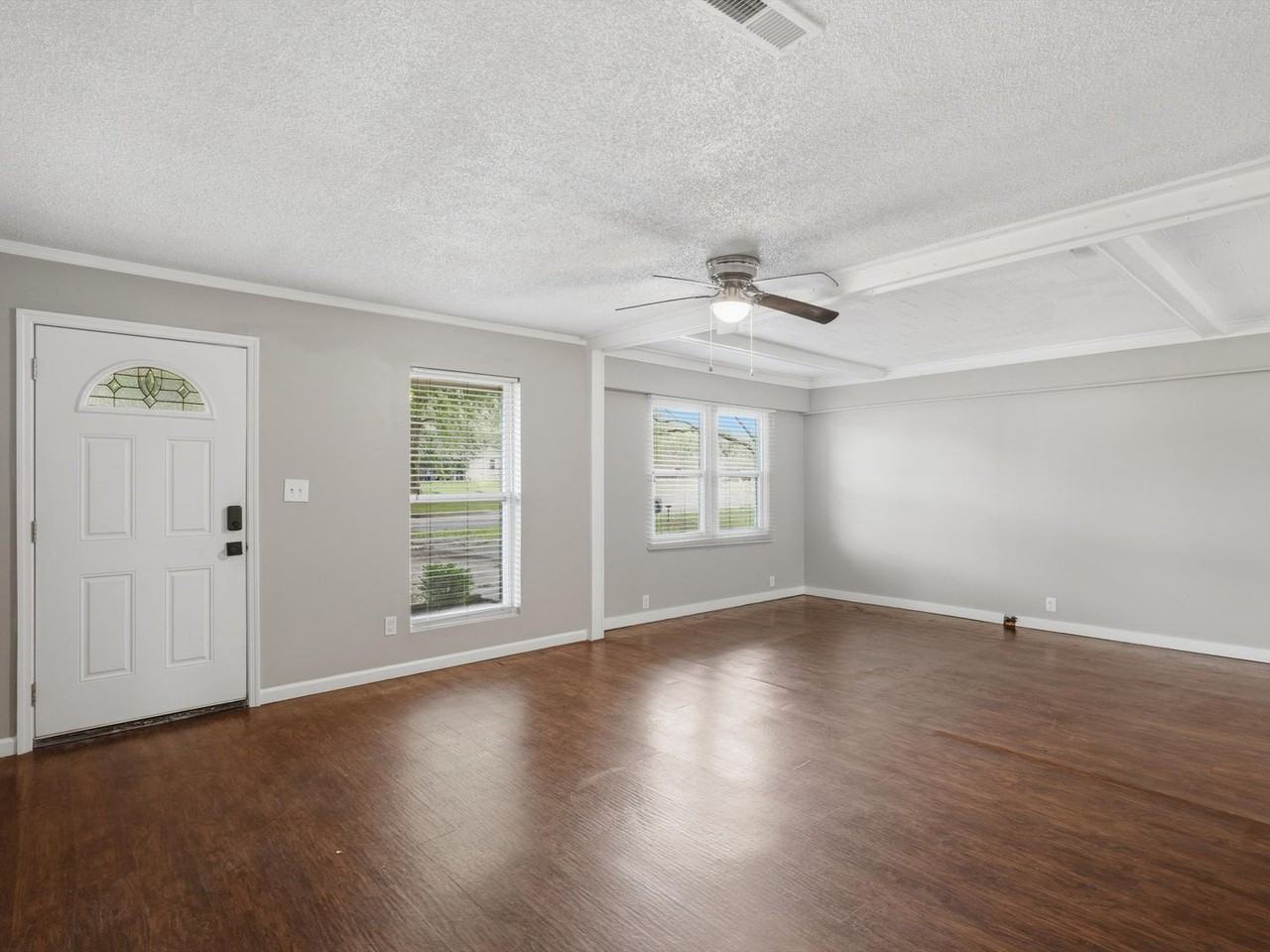 108 Hillside Rd Sw - Photo 6 of 20