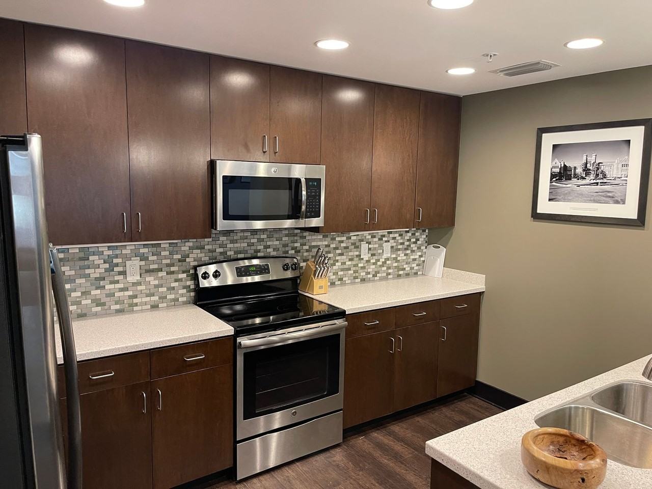220 E College Ave - Photo 4 of 17