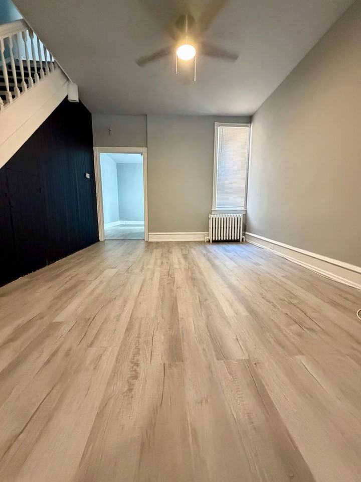 1724 Saint Pauls St - Photo 5 of 26