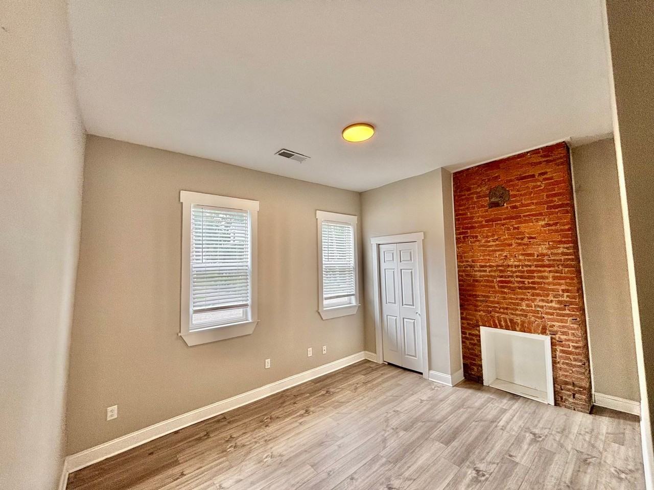 513 S 24th St - Photo 2 of 6