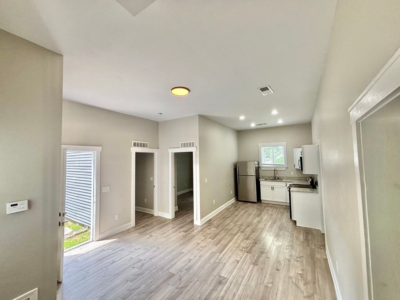 513 S 24th St - Photo 5 of 6