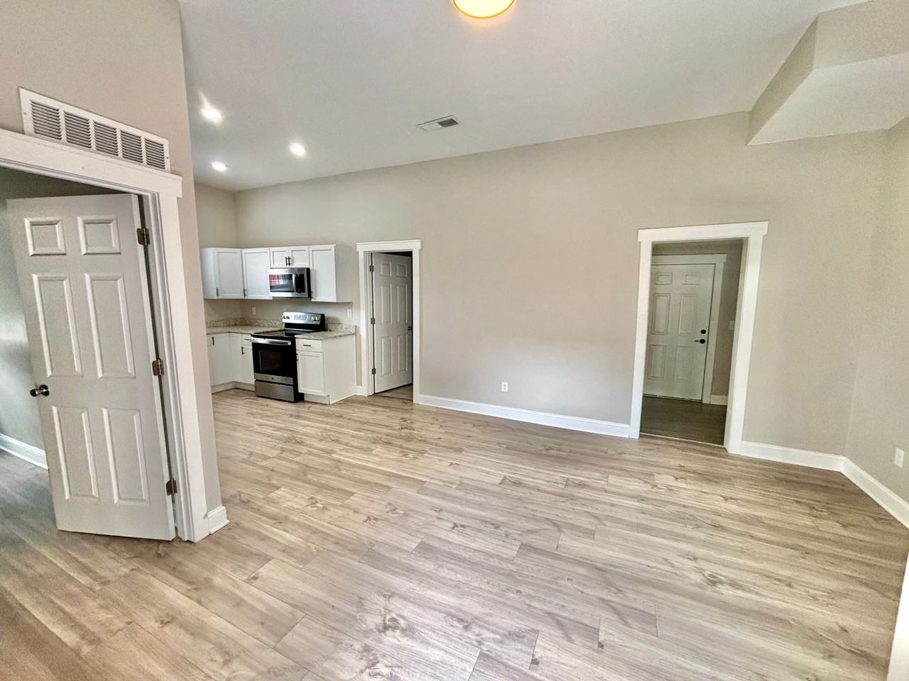 513 S 24th St - Photo 6 of 6