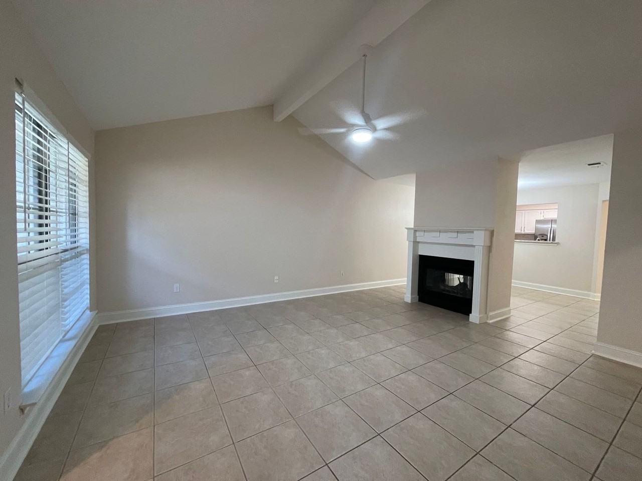 2916 Kathleen Ln - Photo 3 of 40