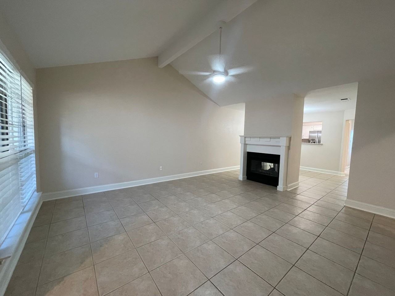 2916 Kathleen Ln - Photo 5 of 40