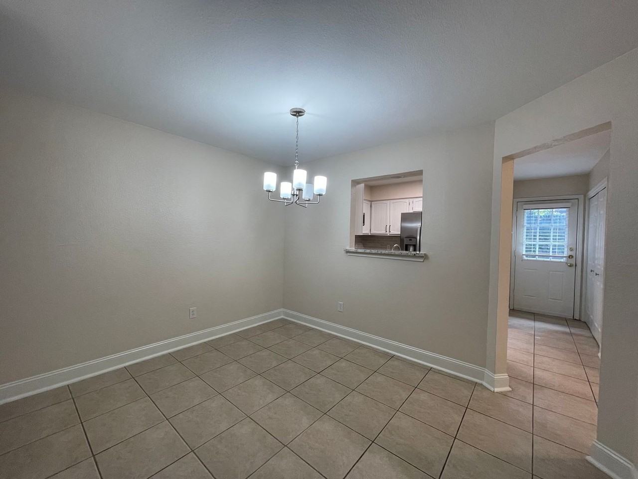 2916 Kathleen Ln - Photo 6 of 40