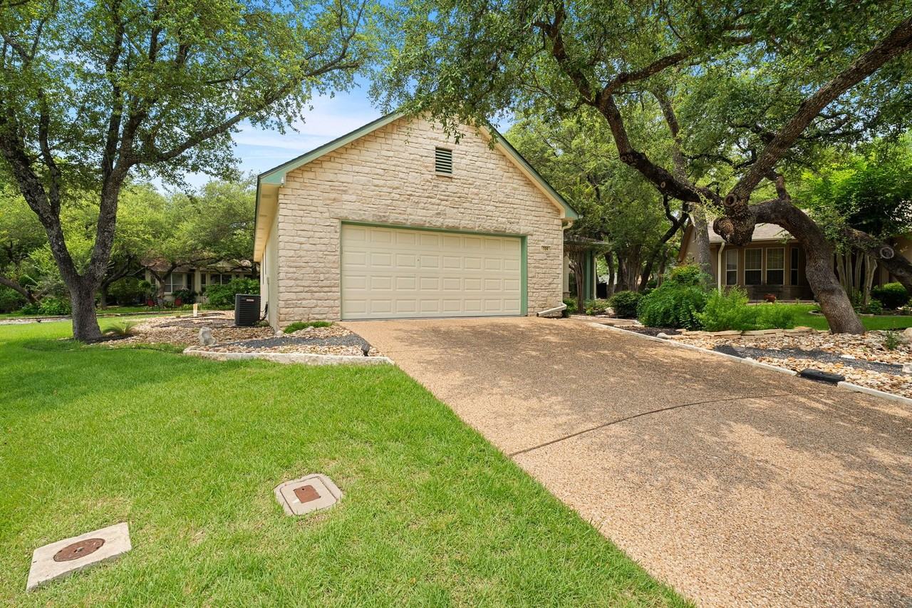 104 Bronco Cir - Photo 3 of 41