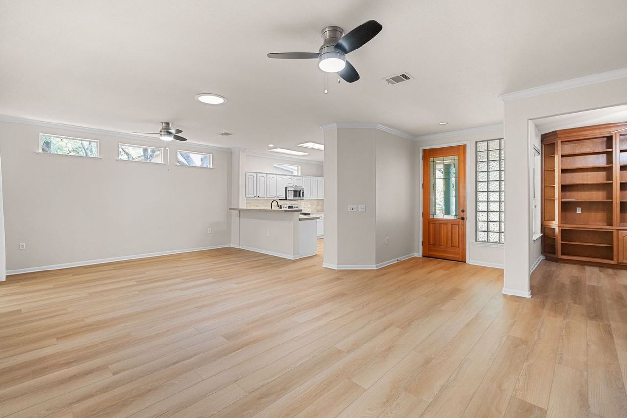 104 Bronco Cir - Photo 7 of 41