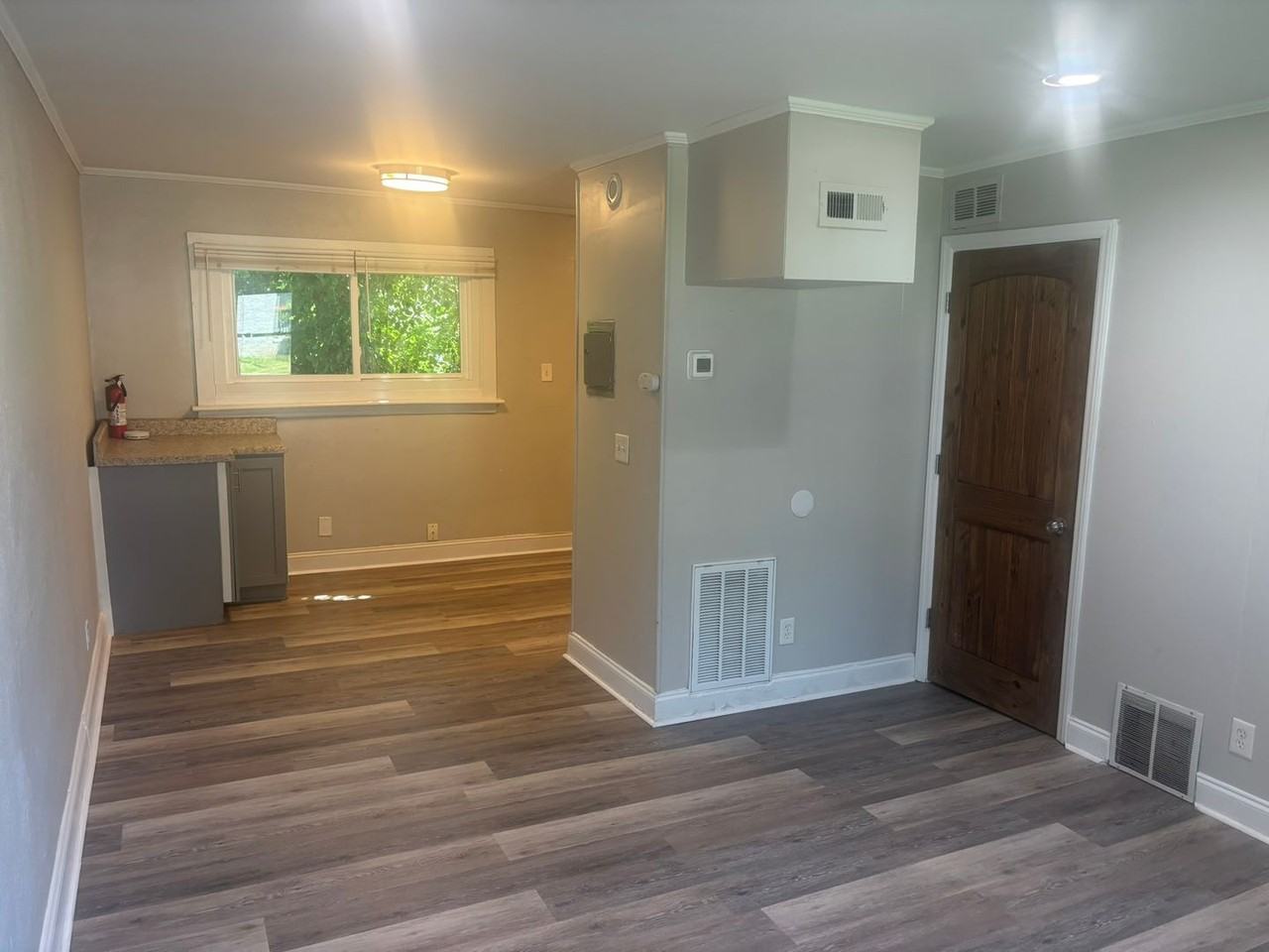 2407 Julia Ave - Photo 2 of 7