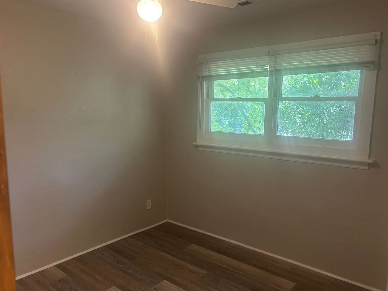 2407 Julia Ave - Photo 5 of 7